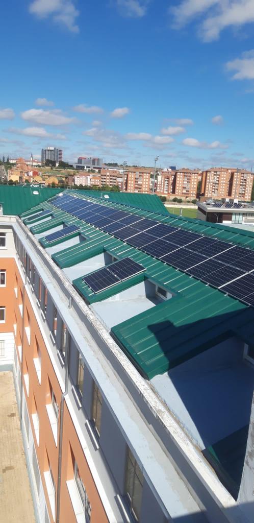 Instalación solar fotovoltaica para autoconsumo de 36 kWp en el colegio Sagrado Corazón de León