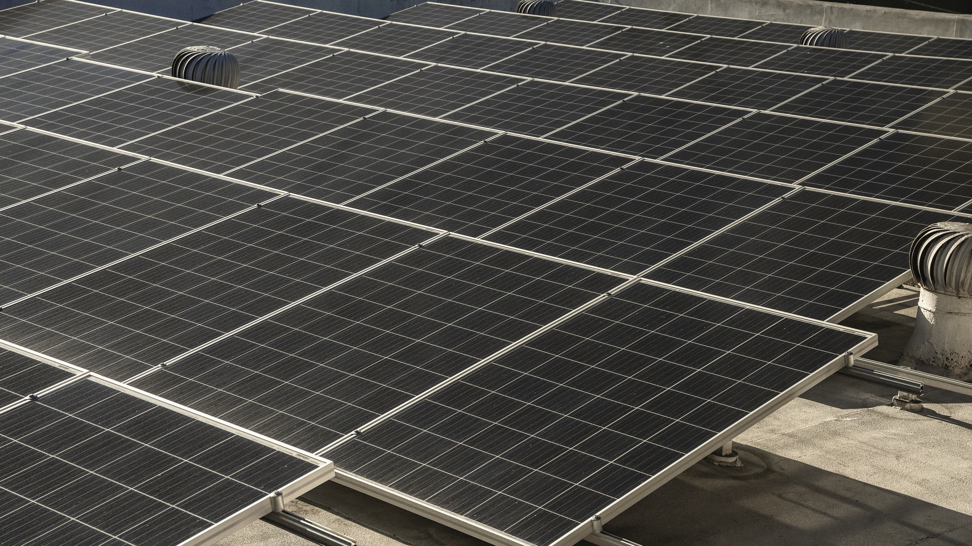 Instalación solar fotovoltaica de autoconsumo de 280kWp para el Hospital de Valdepeñas (Ciudad Real)