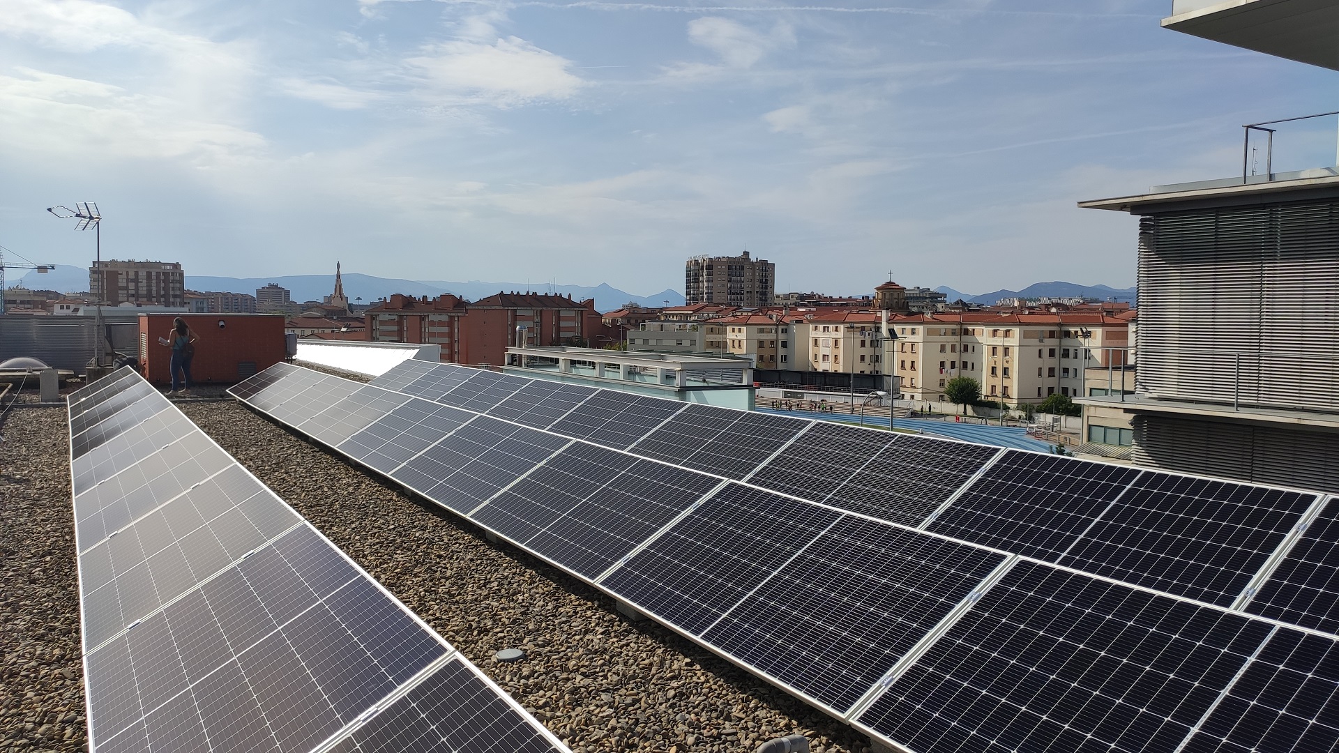 Instalación solar fotovoltaica de autoconsumo de 71KWp para el Colegio San Ignacio de Loyola de Pamplona